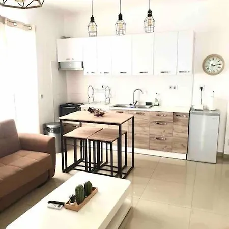 **cozy, Seaside, Spacious, 2 Bedroom Apartment** 公寓