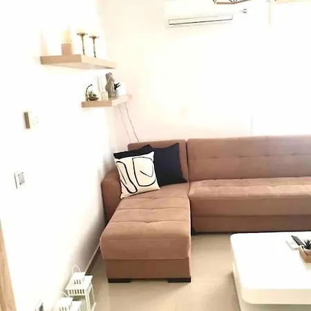 Apartment **cozy, Seaside, Spacious, 2 Bedroom Apartment** *