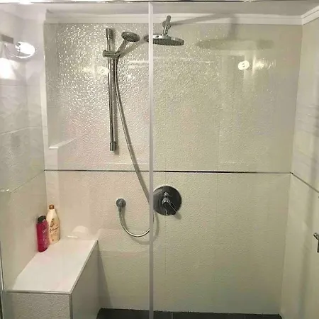 **cozy, Seaside, Spacious, 2 Bedroom Apartment** Apartment